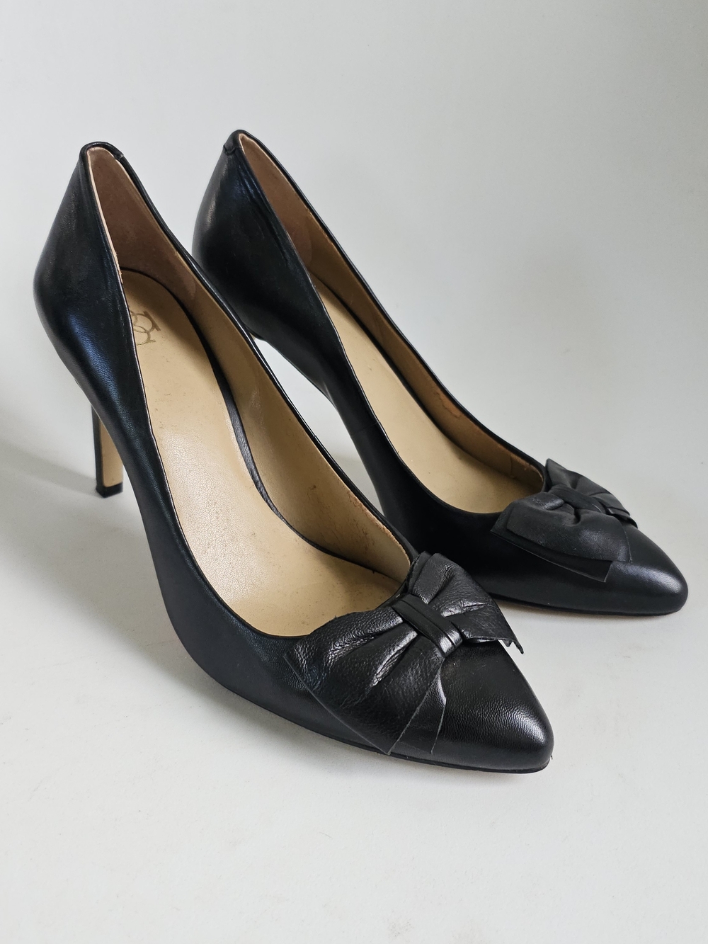 ANN TAYLOR Black Pointed-Toe Bow Heel Pumps